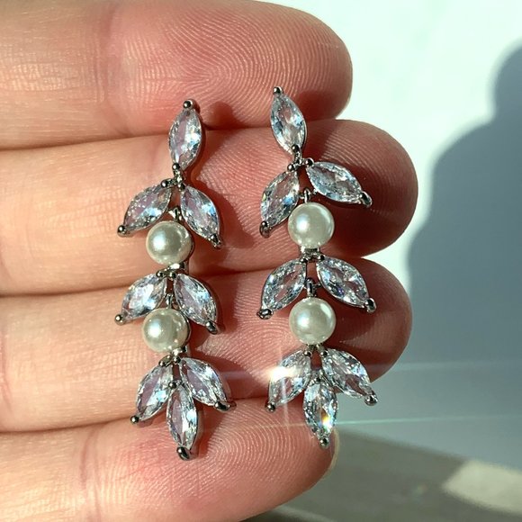 NEW~ Anthropologie BHLDN Pearl CZ Linear Dangle Earrings - Picture 11 of 12